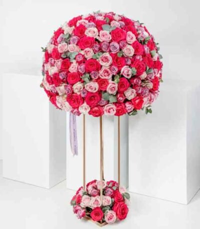 365 Blush Roses Stand