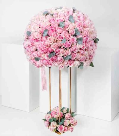 365 Pink Roses Stand
