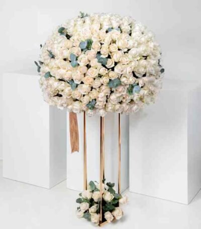 365 White Roses Stand